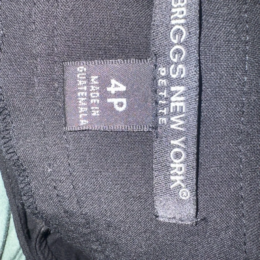 Briggs New York Petite Shorts — Classic Fit — Size 12P — Black - Picture 2 of 3